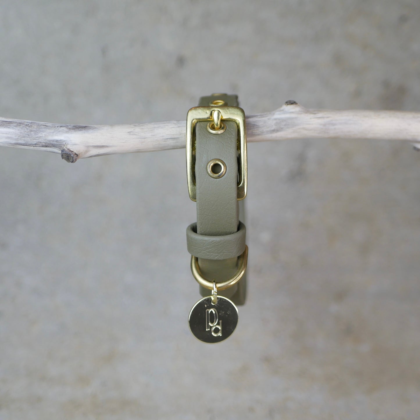 Halsband grössenverstellbar Khaki mit Tuch