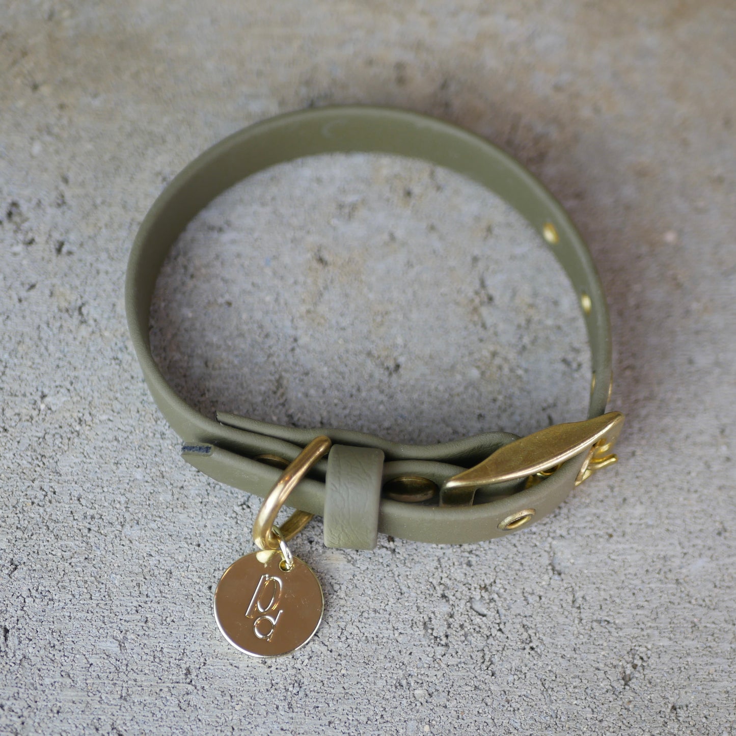 Halsband grössenverstellbar Khaki mit Tuch