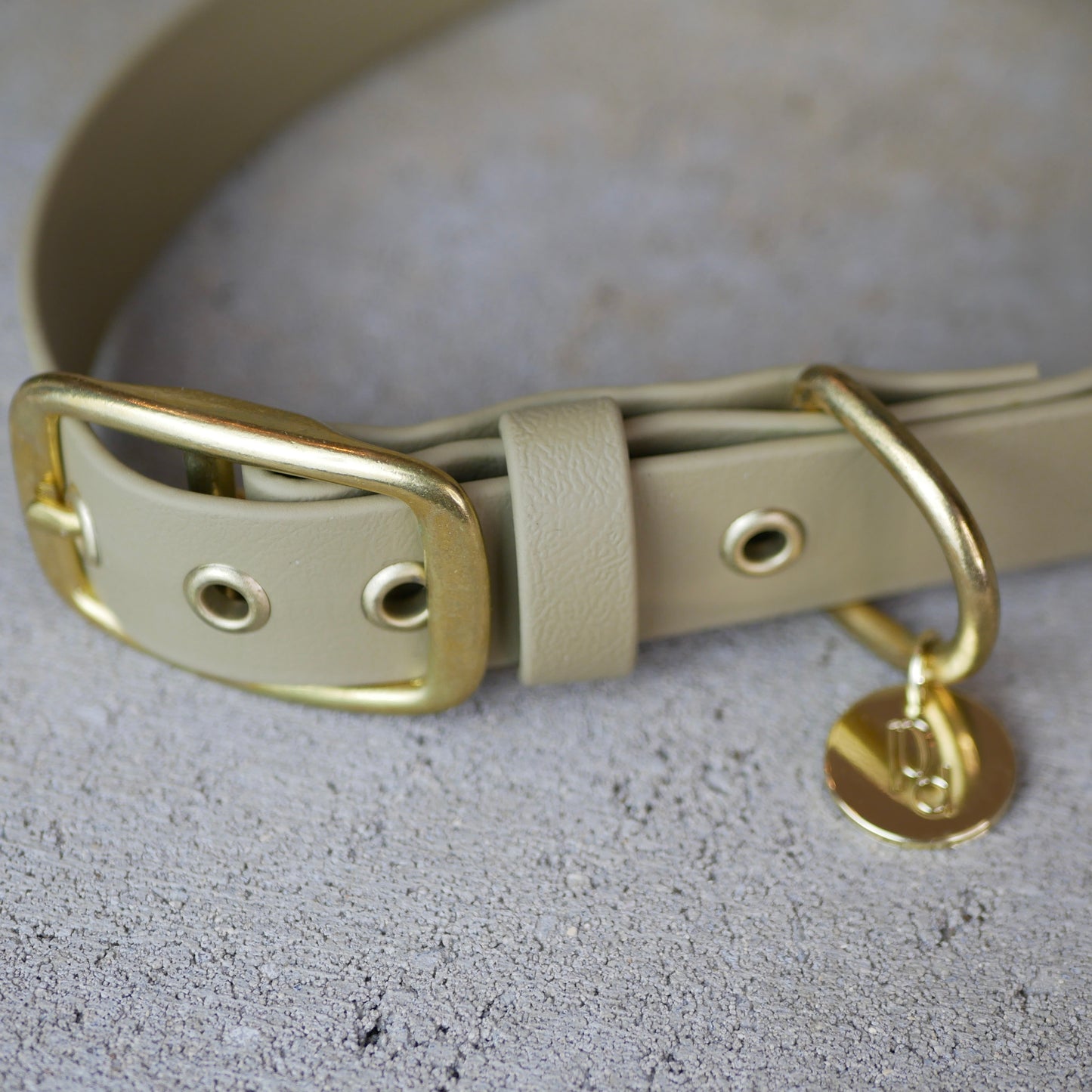 Halsband grössenverstellbar Beige mit Tuch