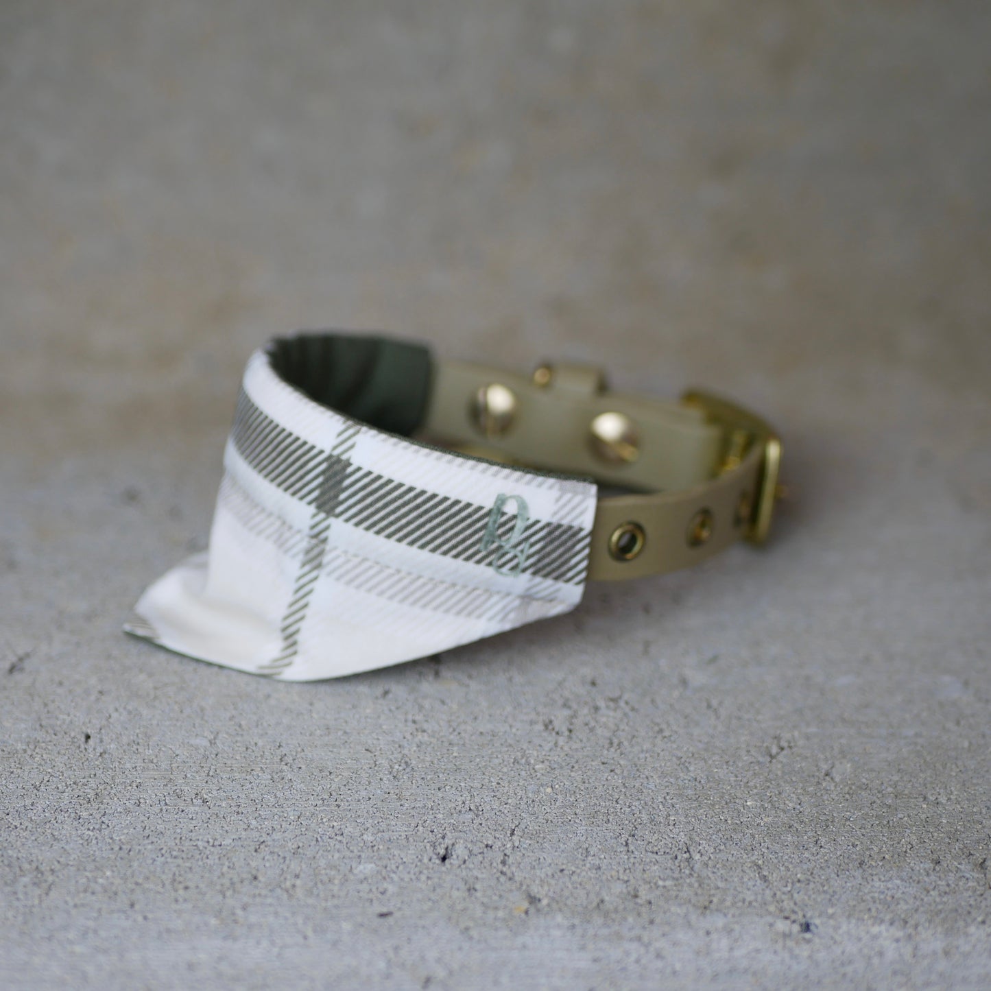 Halsband grössenverstellbar Beige mit Tuch